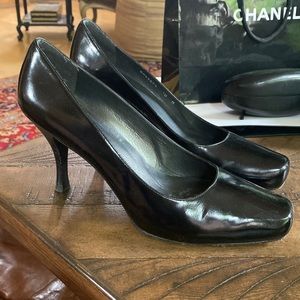 Stuart Weitzman Classic Black Pumps 10